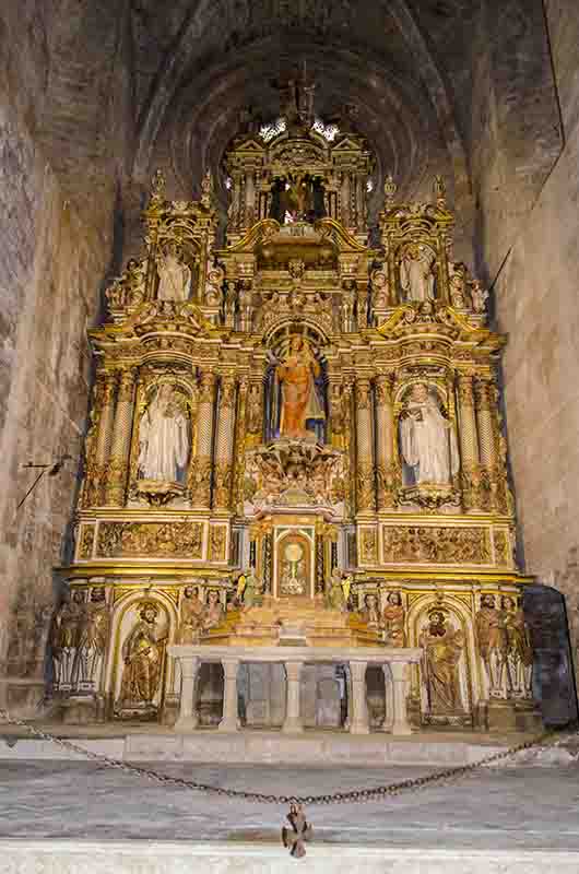 Tarragona - Reial Monestir de Santes Creus 11 - iglesia.jpg
